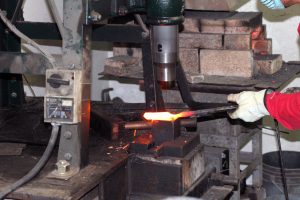 301 - Forge Welding, Forging of a Kuro-uchi Series Knife