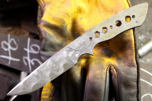 302 - Forge Welding and Completion of a Damascus Steel Knife